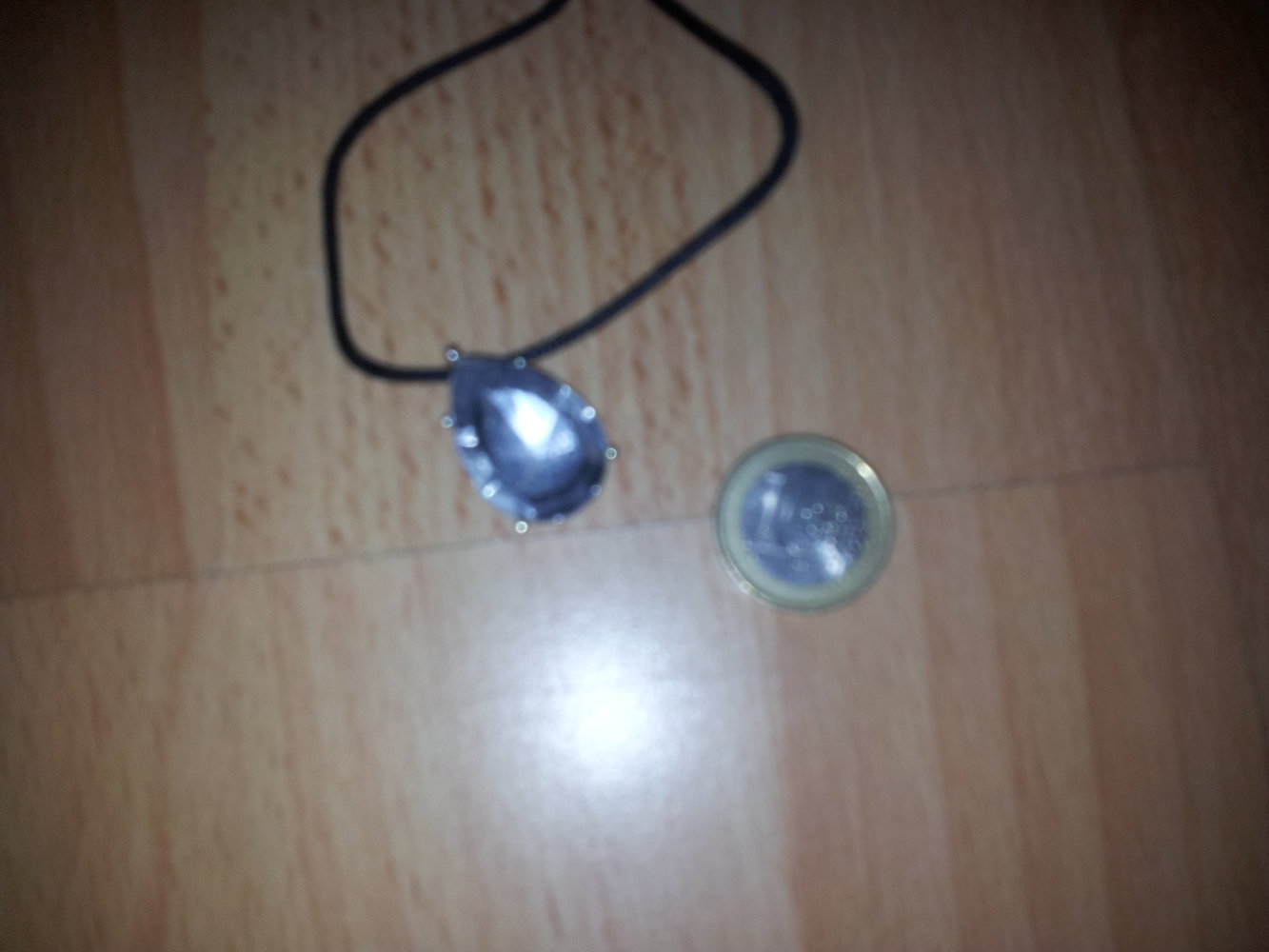 Modeschmuck Kette mit großem Kunststoff Stein  