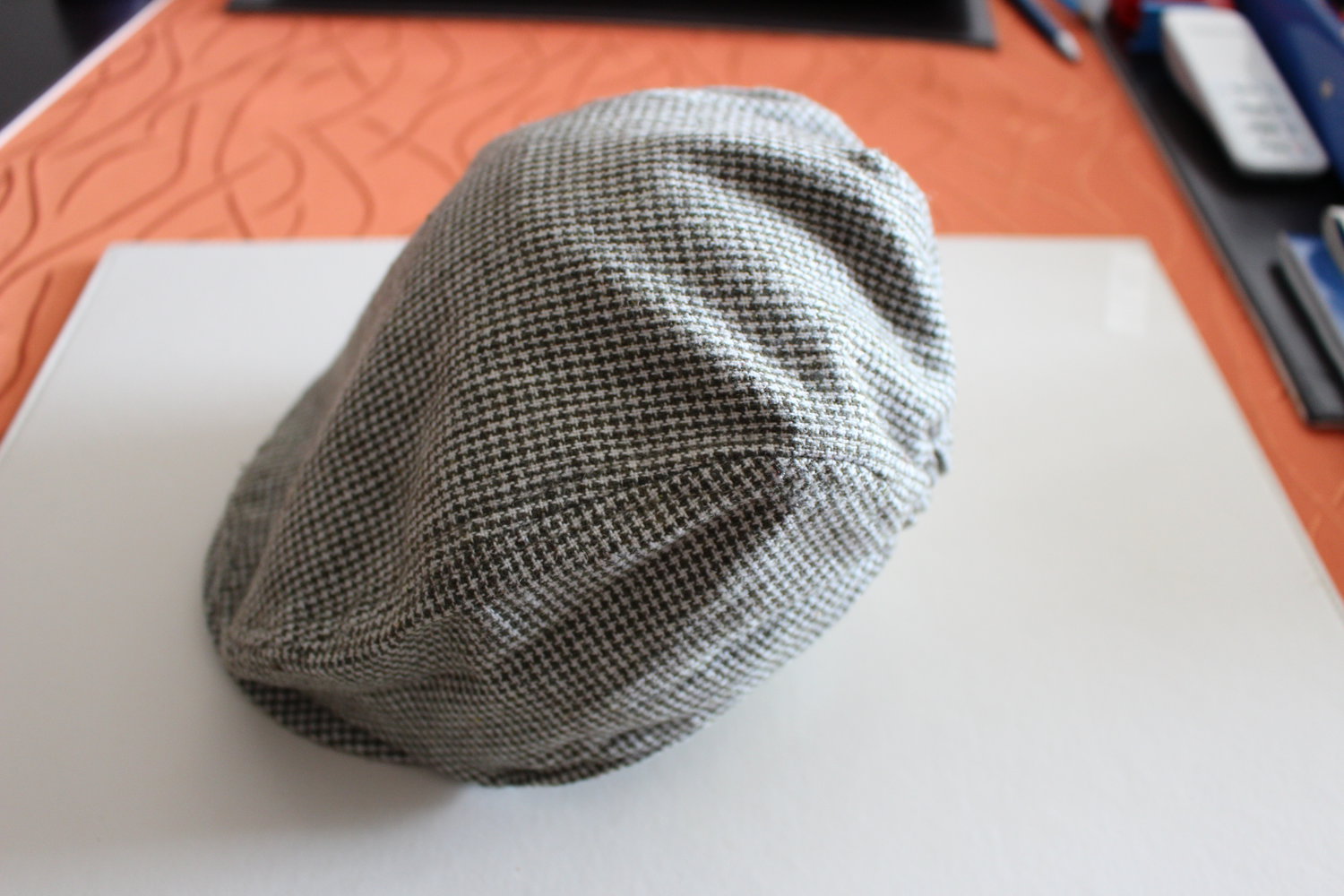 87. Schiebermütze/Käppy von Vertbaudet, feinkariert,  Gr. 50