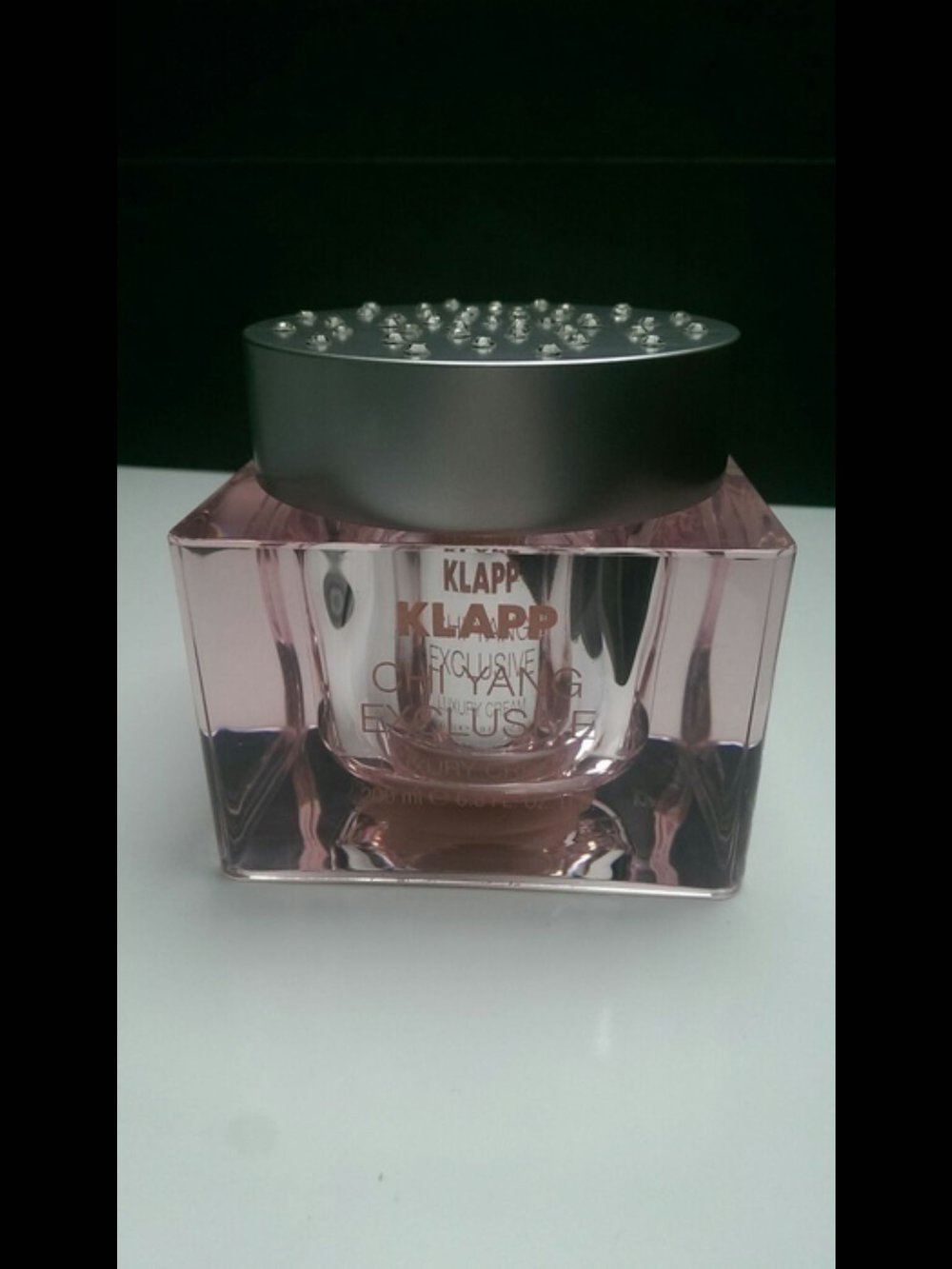 CHI YANG EXCLUSIVE LUXURY CREAM LIMITED