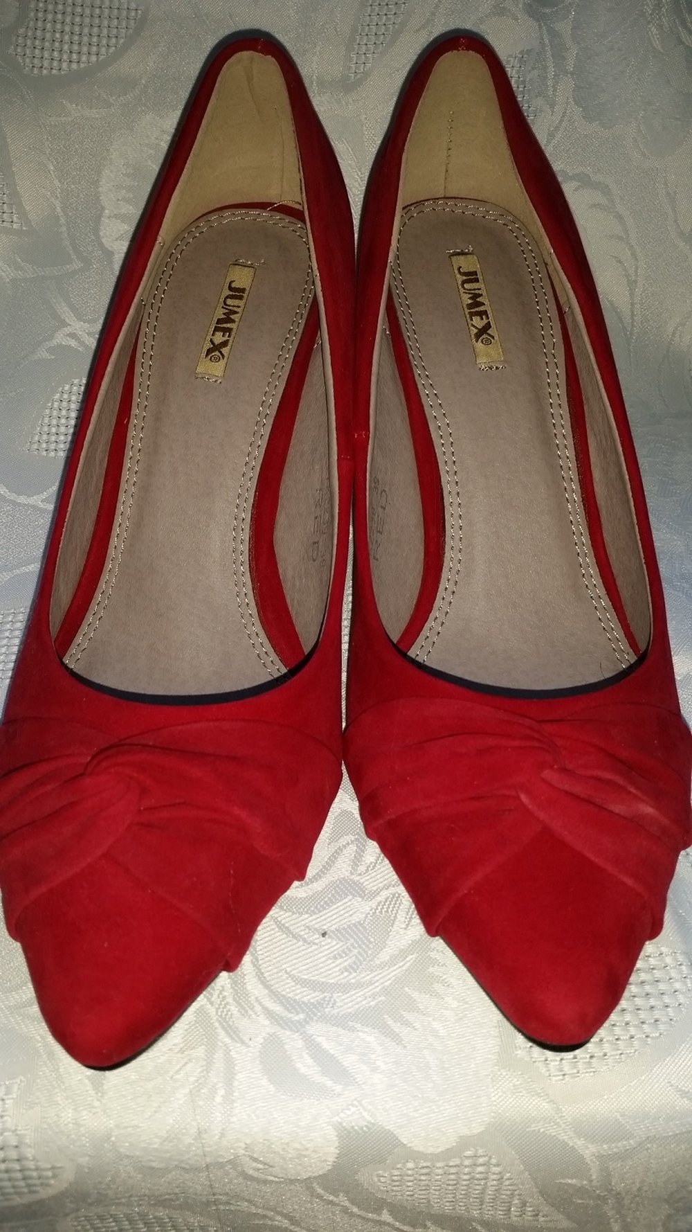 Neu, blutroter Pumps, 39