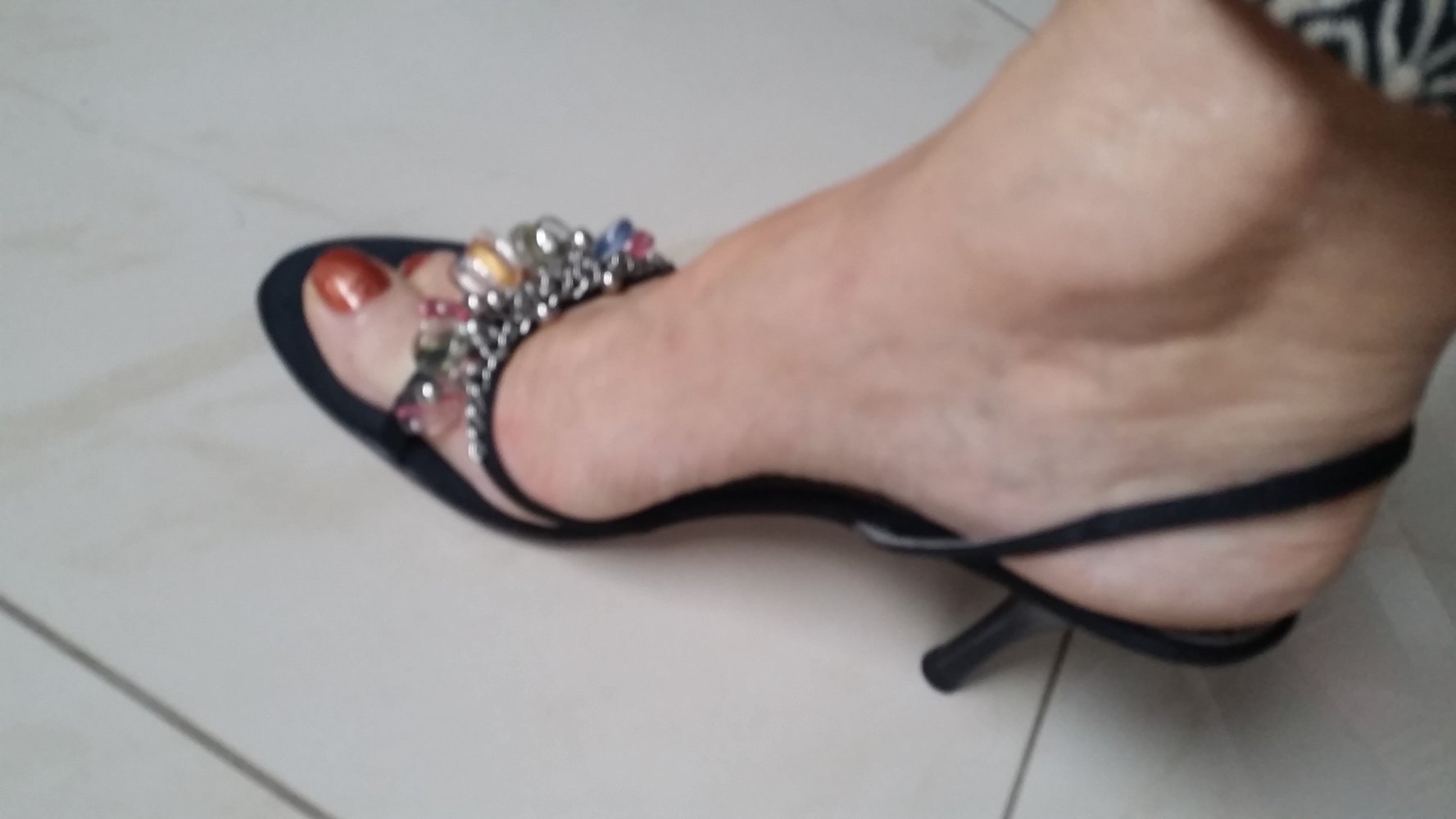 UNISA filigrane Sandalette Slingbacks Riemchen Gr.40 schwarz Satin Schmucksteine