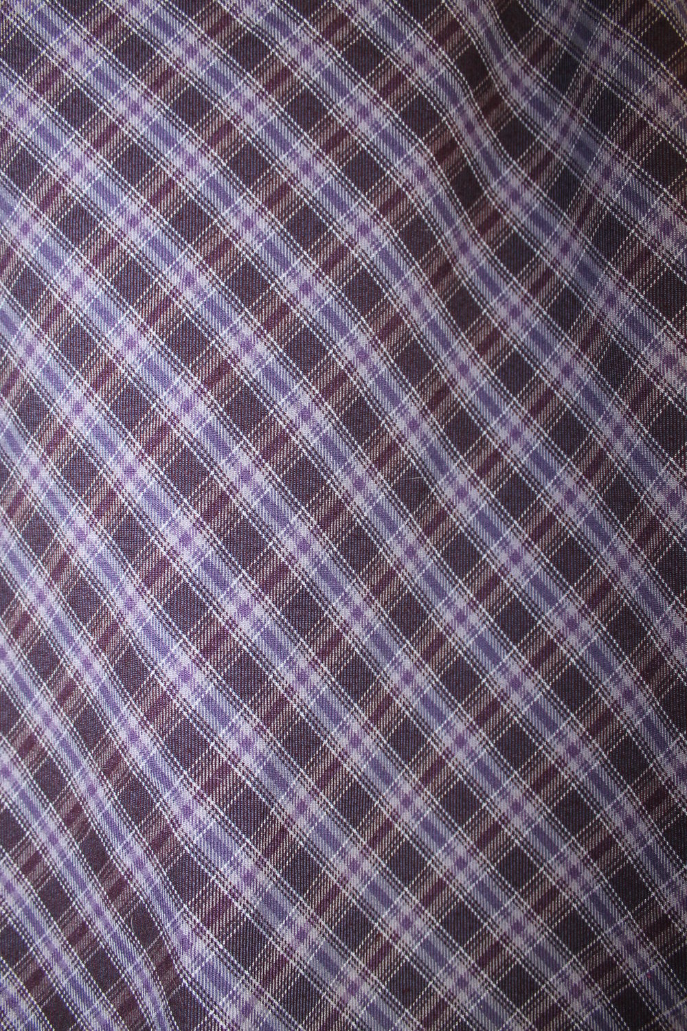 schöner, knielanger Rock mit Karomuster in lila