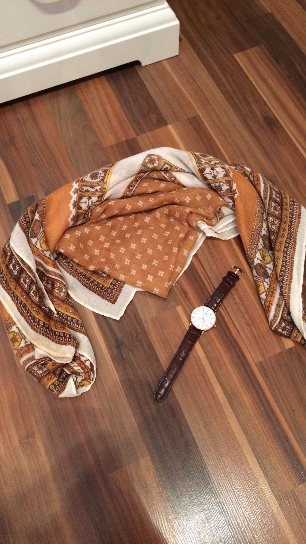 Modernes Tuch mit Muster