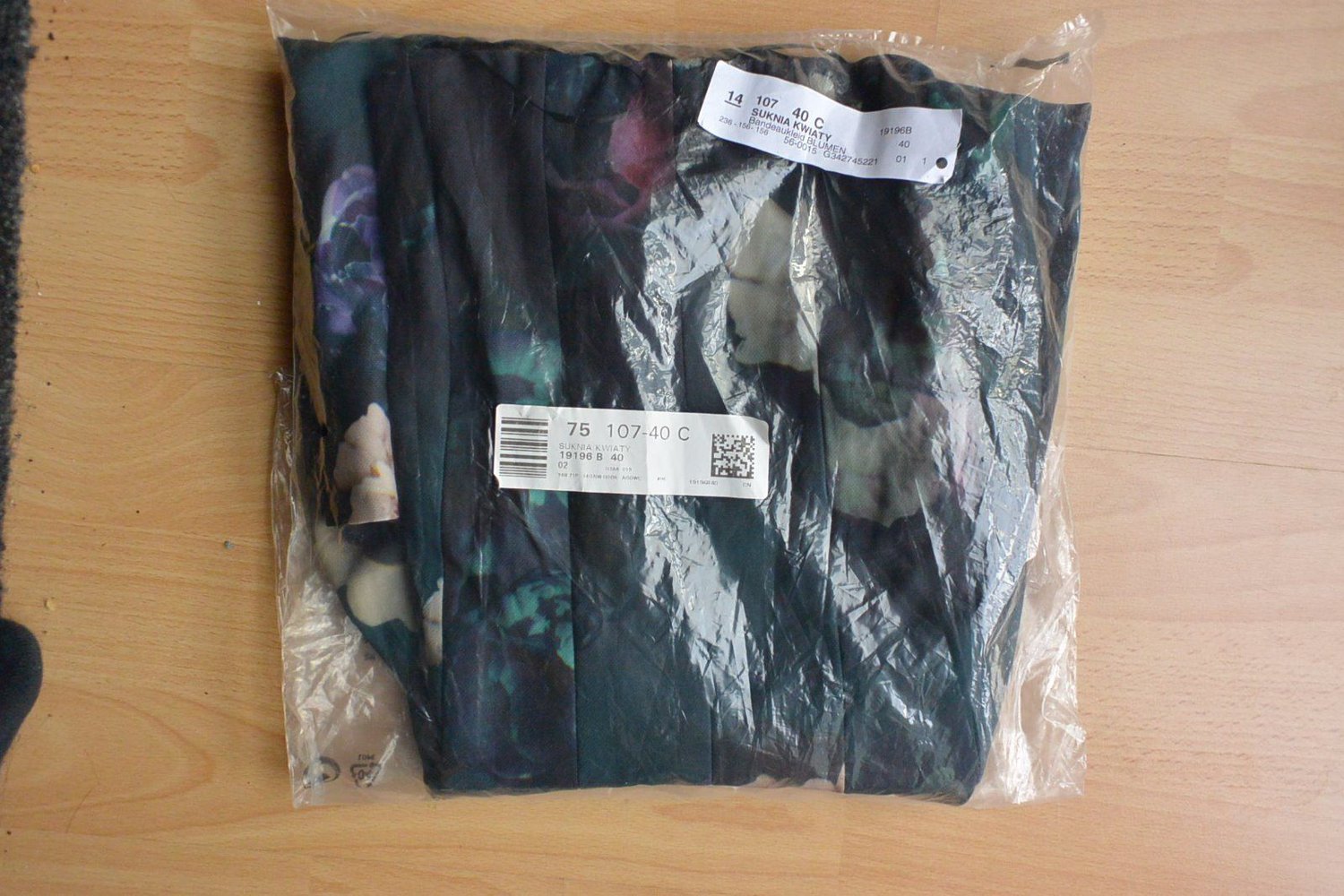 Neu** Schickes H&M Cocktail/ Abendkleid / Bandeaukleid Größe 38/40