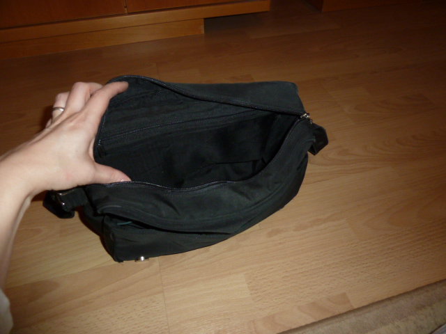 große schwarze Tasche