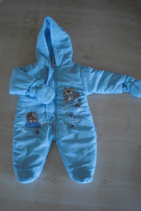 hellblauer Schneeanzug Gr. 62 mit Katz und Igel Top Zustand  NURSERY TIME 