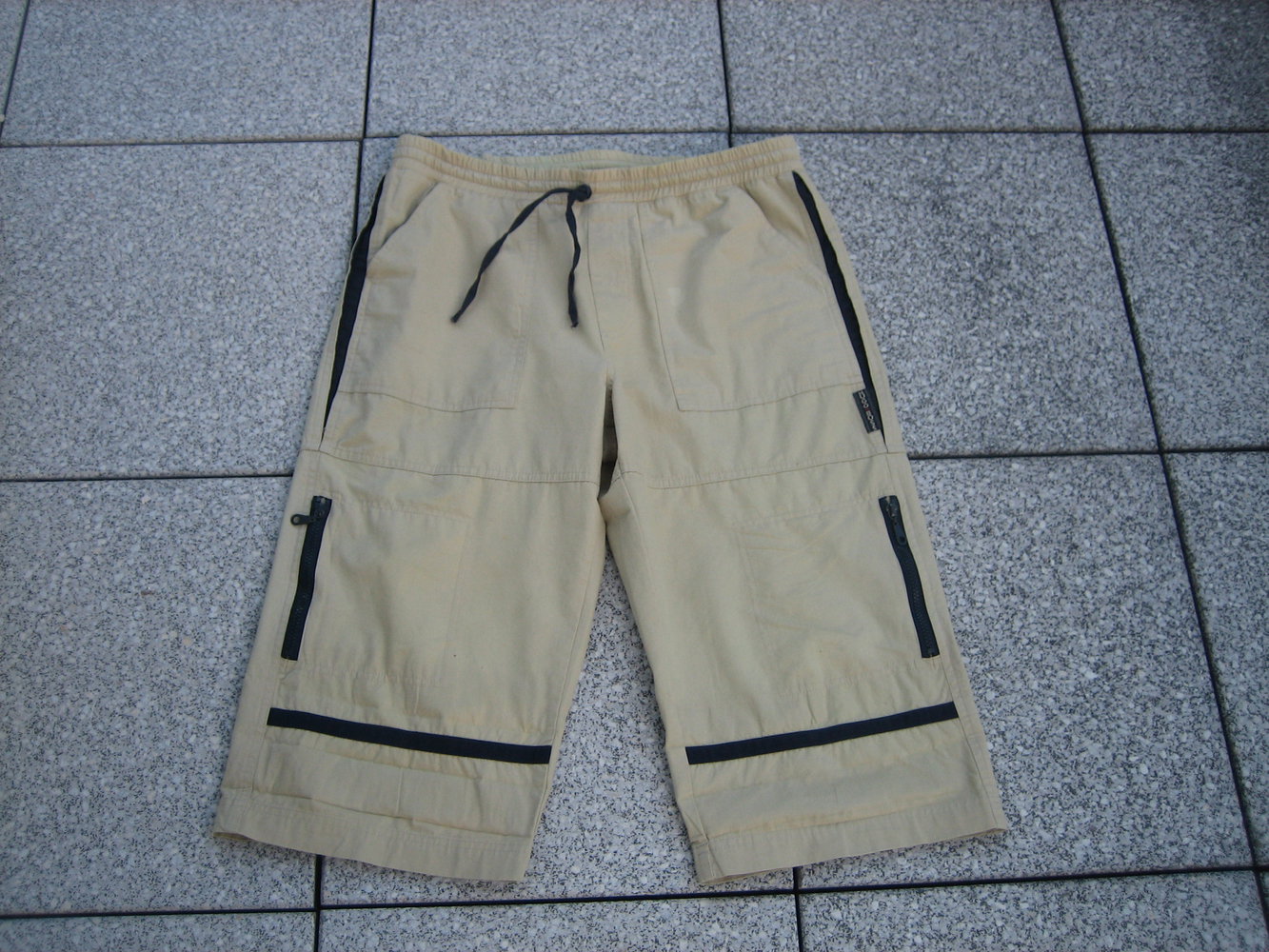 Lässige Herren- Long-Bermudas Gr. 48/50, starkes Kombi-Teil für Freizeit + Urlaub!