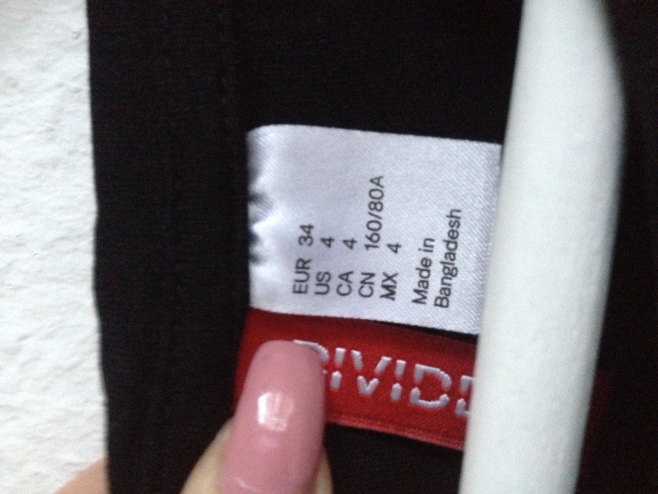 Schönes Shirt mit bunter Schrift