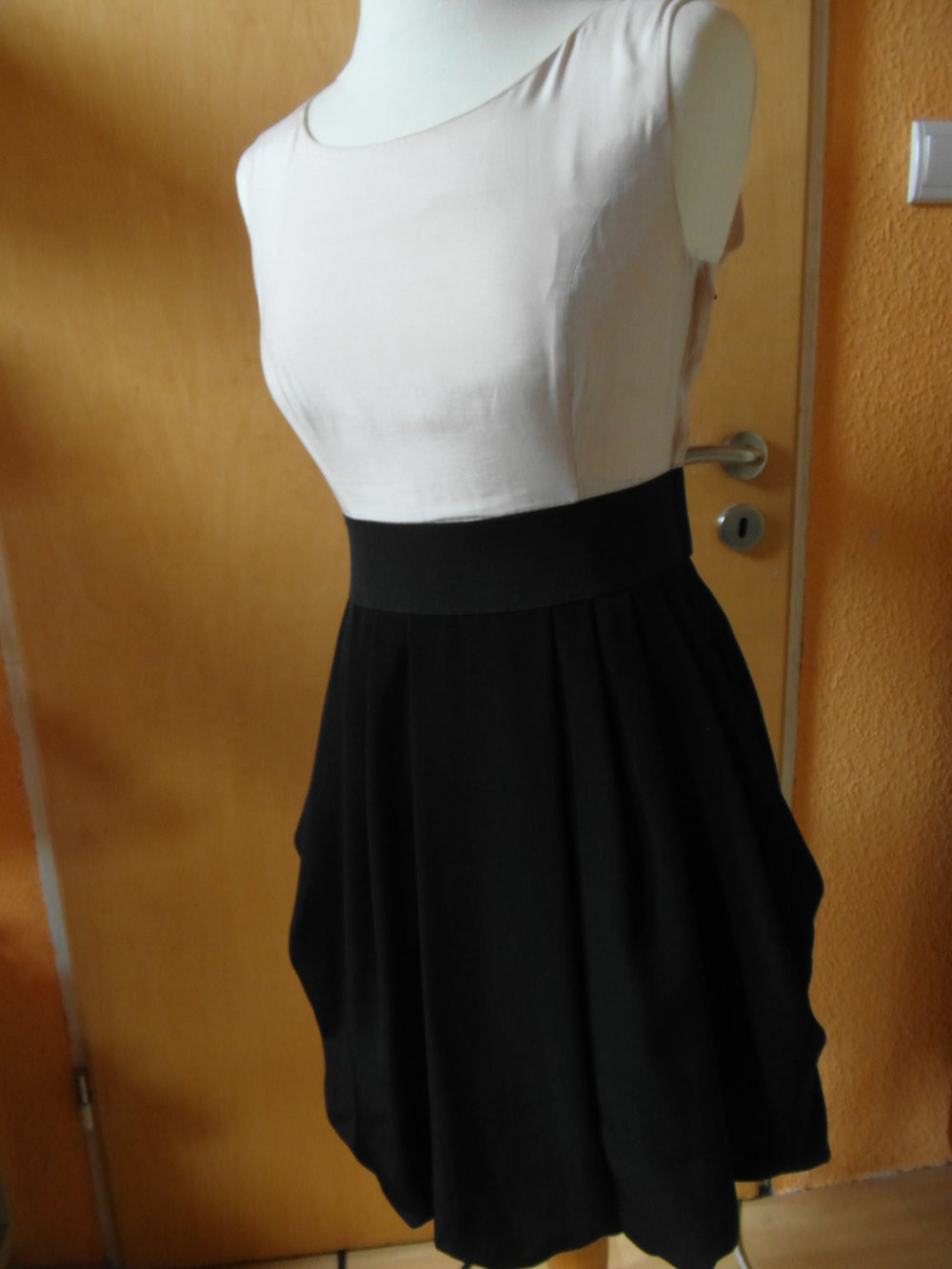 Elegantes Ballonkleid 