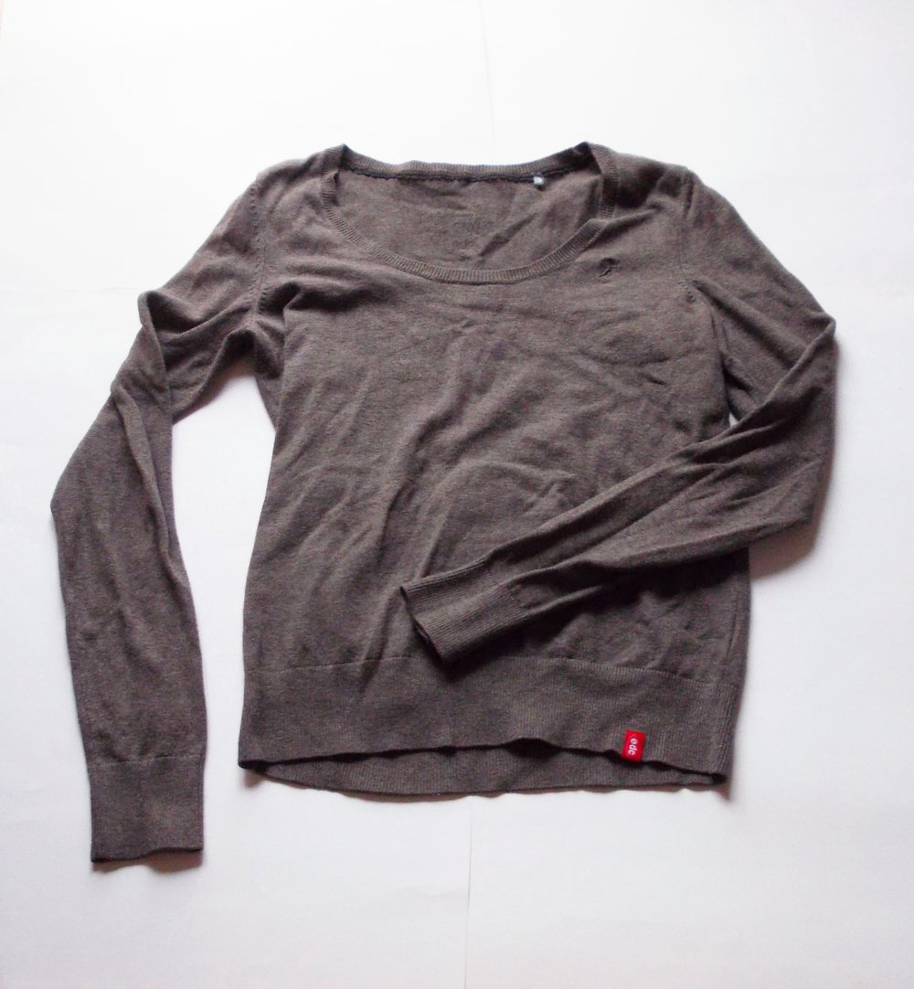 Longsleeve von edc / Esprit in S 36 braun-grau Shirt Oberteil langärmlig runder Ausschnitt Basic Basics schlicht dünner Strickpulli stretchig Stretch figurbetont tailliert