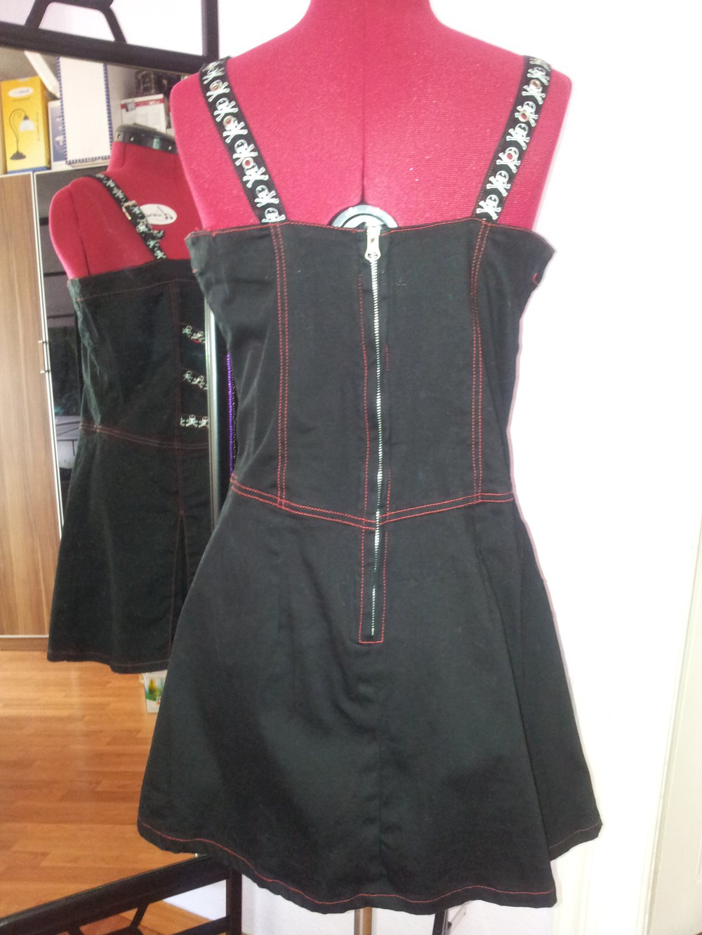 Gothic, Emo, Steampunk, Punk Minikleid, schwarz mit Skull Größe L –XL