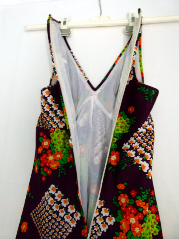 70er Jahre Abendkleid Sommerkleid, violett bunt mit Blumenmuster, Vintage Retro Boho Hippie Mori Goa Festival Unikat 70s