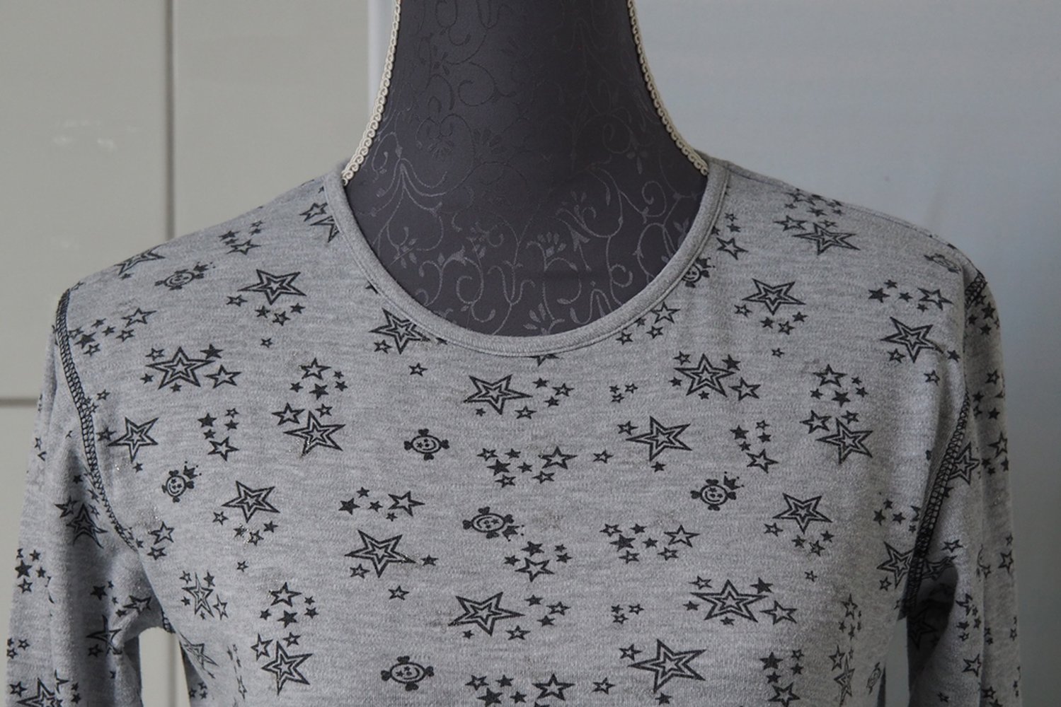 Schlafanzuglangarmshirt mit Sternenmuster grau 164/170