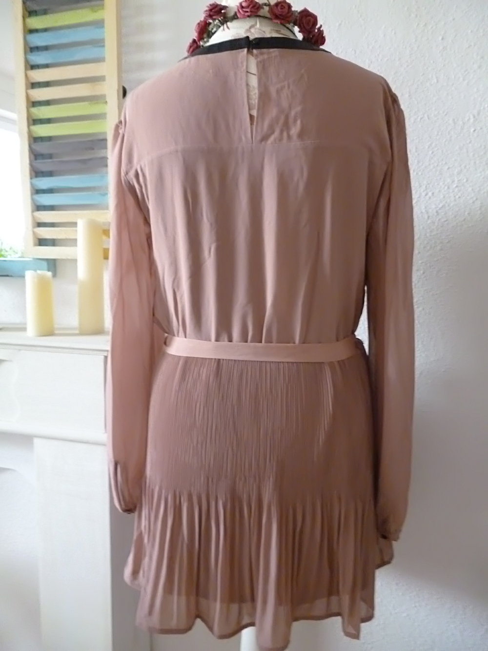 Plissee Kunstlederkragen Chiffonkleid 42