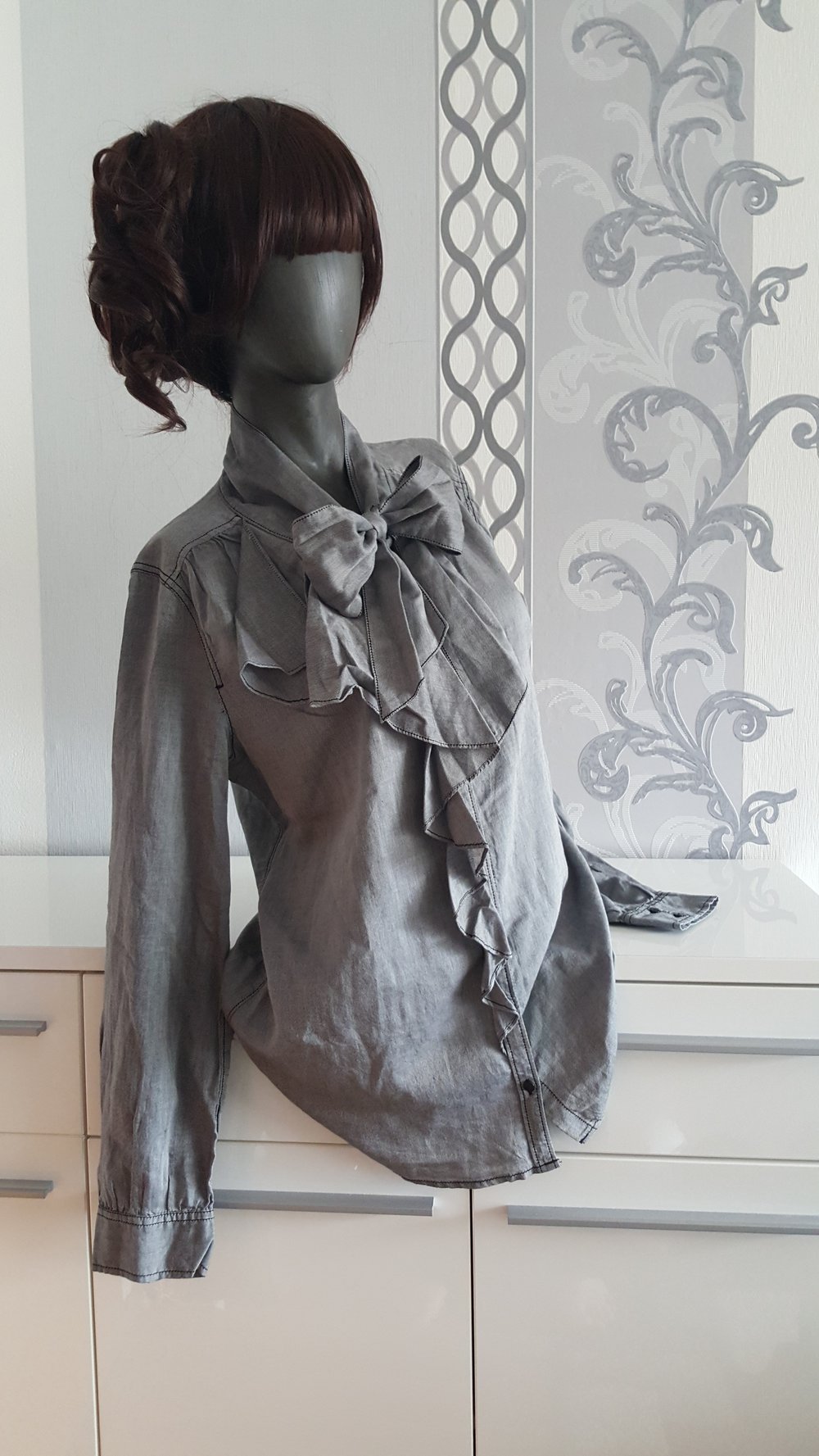 Viktorianische Bluse Grau mit Schleife und Rüschen 42 XL Neu