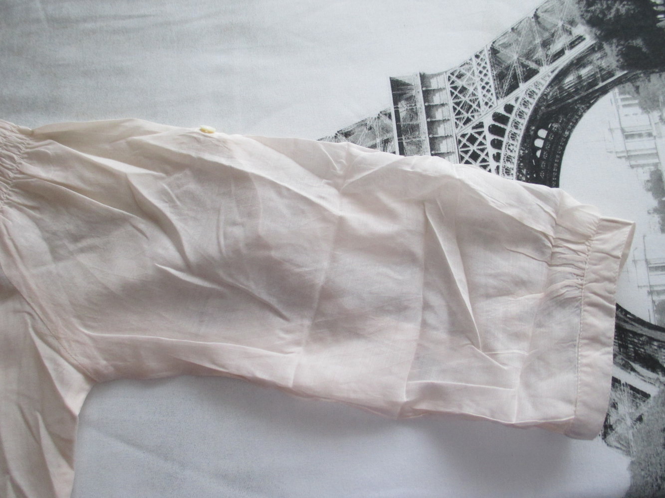 zuckersüße Bluse von Makena Ldi, Impressionen Katalog, Gr. 36, Farbe : nude, semi - transparent, 3/4 lange Ärmel