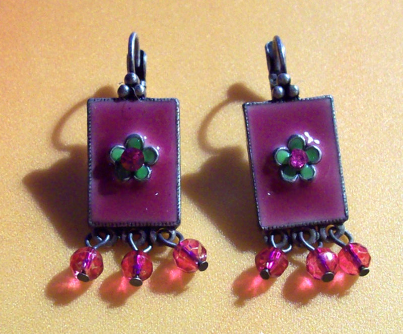 Pinke Ohrringe mit Blumen und Strass-Steinchen