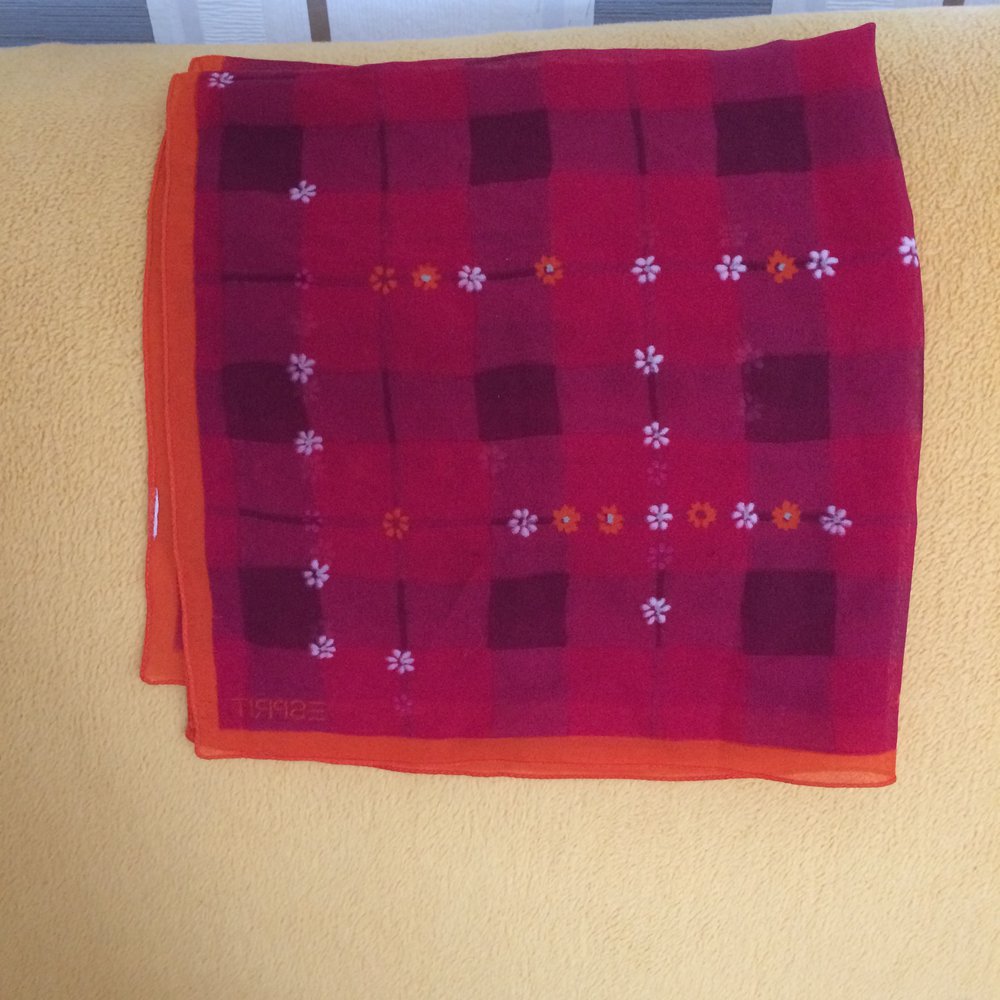 Rotes Esprit Halstuch 