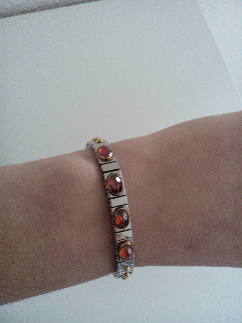Nomination Armband mit roten Steinen