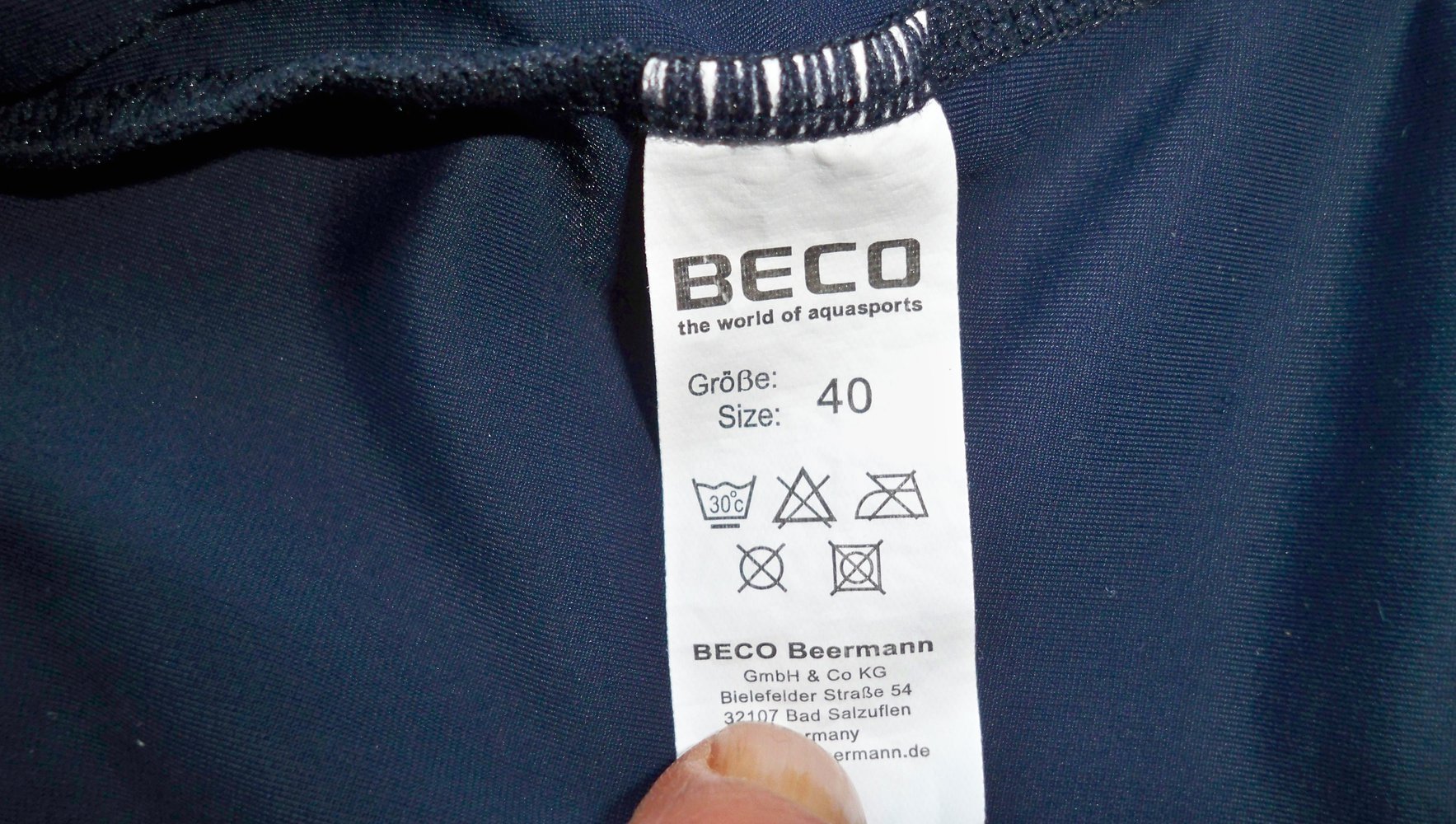 Badeanzug dunkelblau !