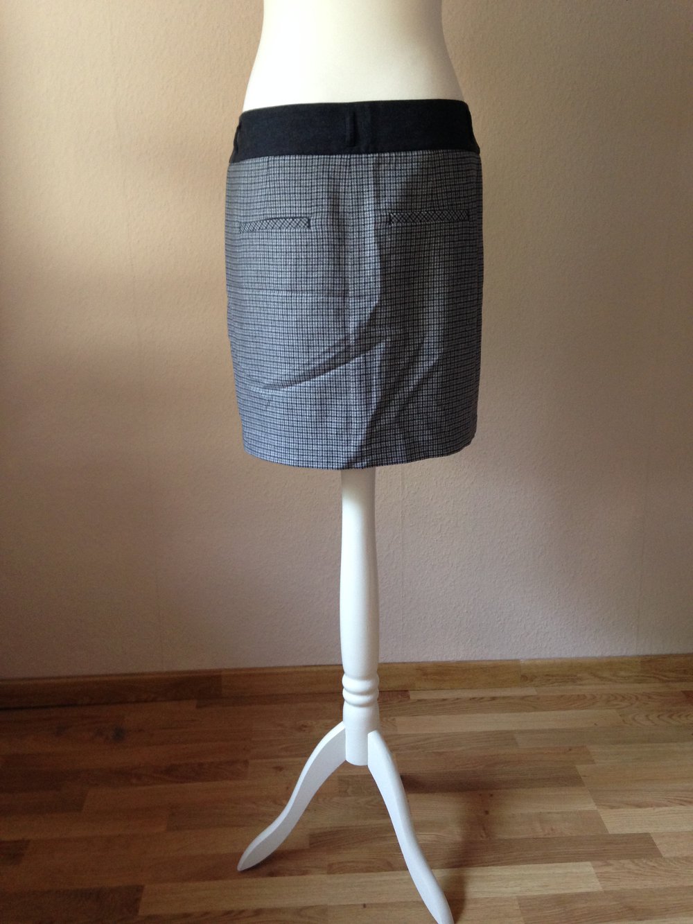 NEU - EDC Esprit Rock grau Hahnentrittmuster 40 M