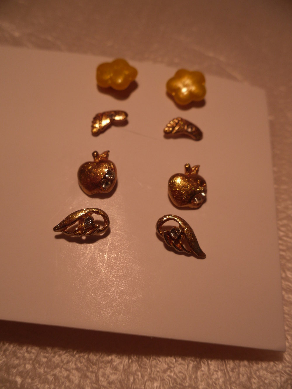 Ohrsteckerpaare gold, gelb, Apfel, Blume, Fuß, Flügel