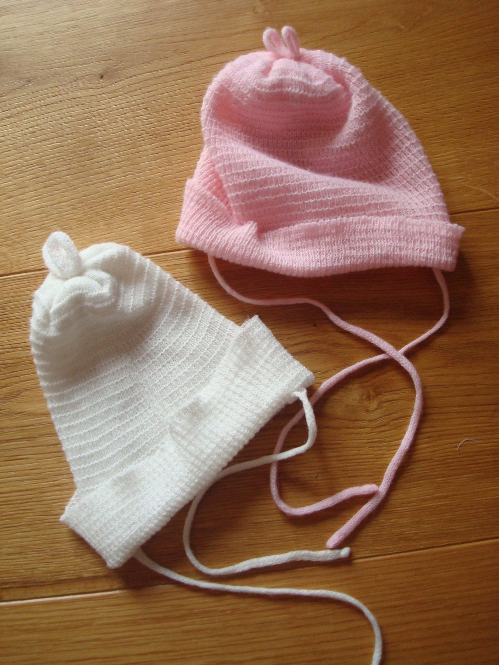 2 Babymützen für Mädchen KU 36 Gr. 50/56