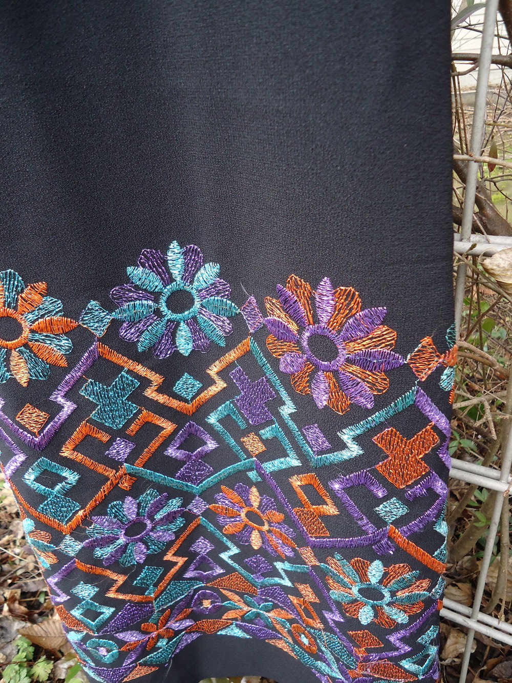 Besticktes langes Abendkleid