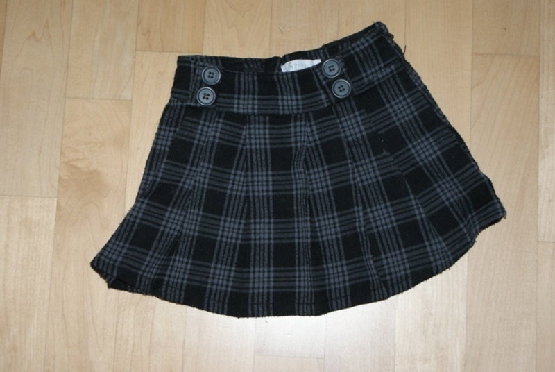Sehr süßer Faltenrock Gr.92