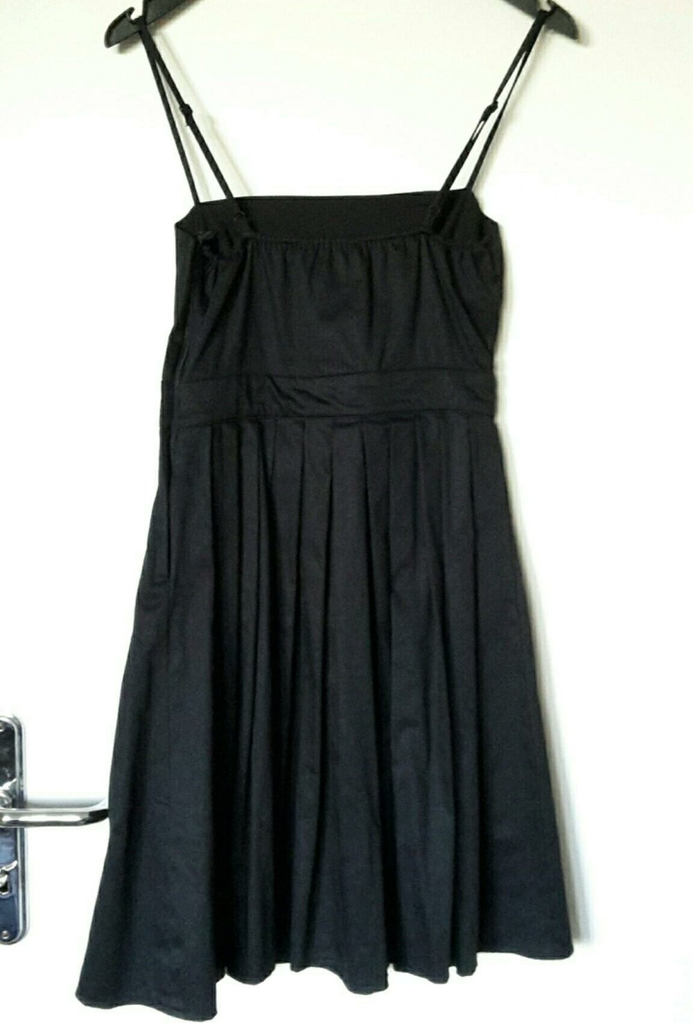 Schwarzes Cocktailkleid