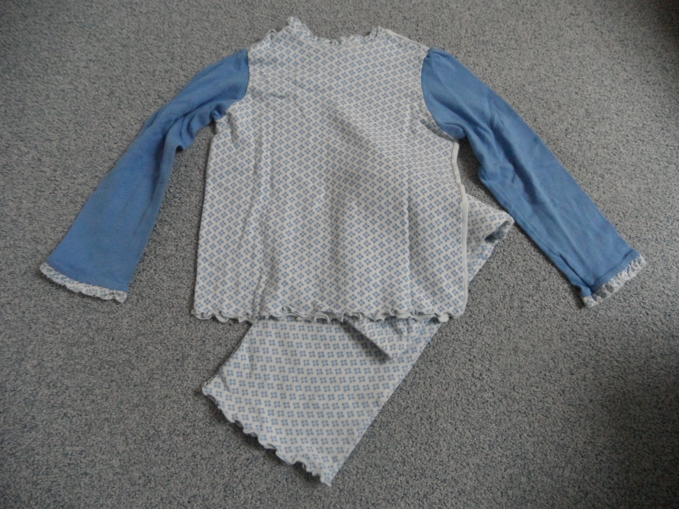 Calida 104/110 toller Schlafanzug Mädchen