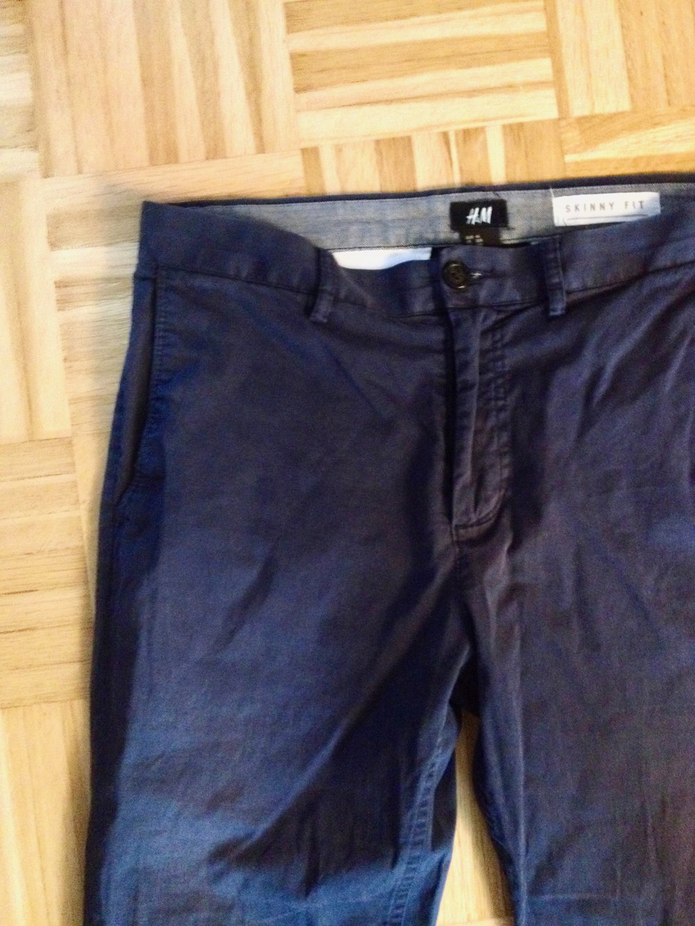 Tolle figurbetonte Stoffhose von H&M