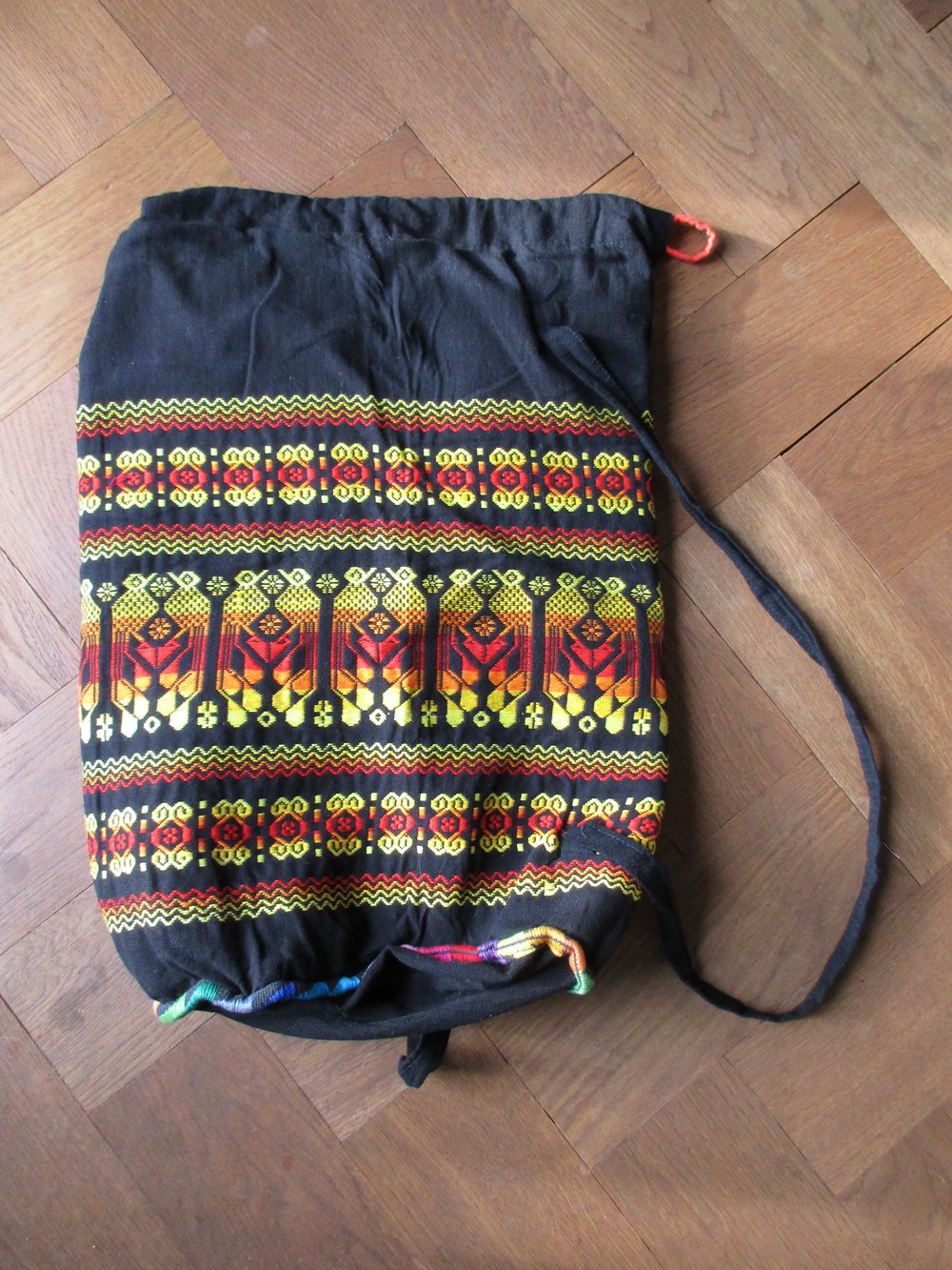 Rucksack / Umhängetasche schwarz / bunt