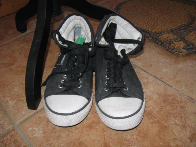 *** Knöchelschuhe mit grüner Zunge ***