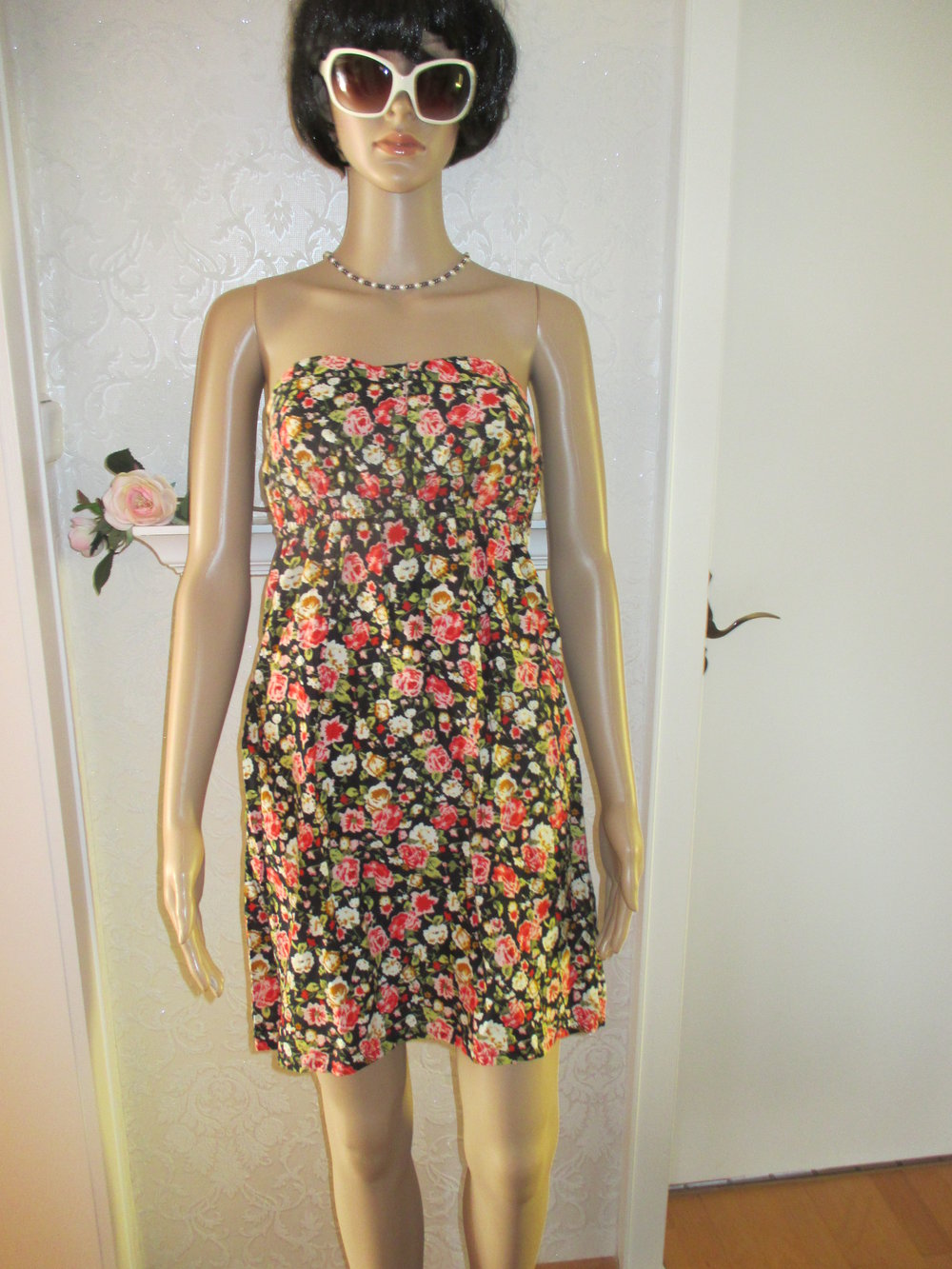 NEU * Rosen * Romantik * Blüten * Baby- Doll Look * Sommer * Bustier * Bandeau * Mini- Kleid 