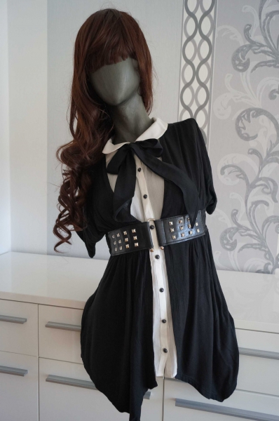 Cardigan Jäckchen schwarz mit Nieten ausgez. M auch L evtl. XL 38 40 42