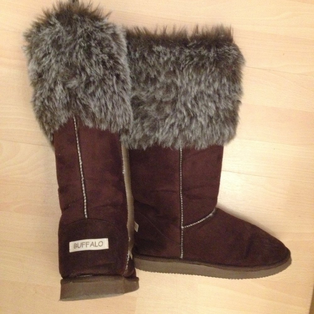 Fellstiefel / Boots von Buffalo in Größe 39