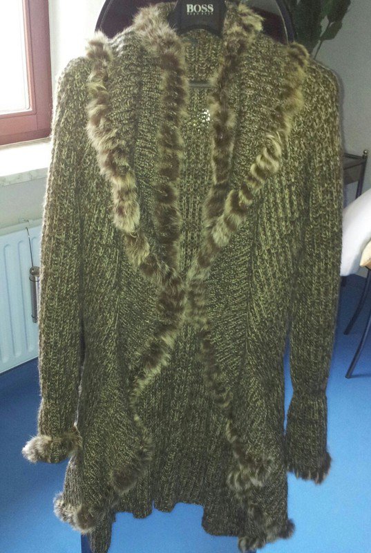 Tolle Strickjacke Strickmantel mit Fell 
