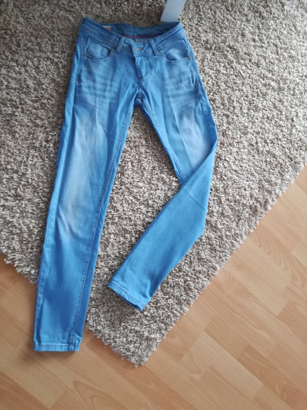 NEUE!! Jeans in schöner Waschung