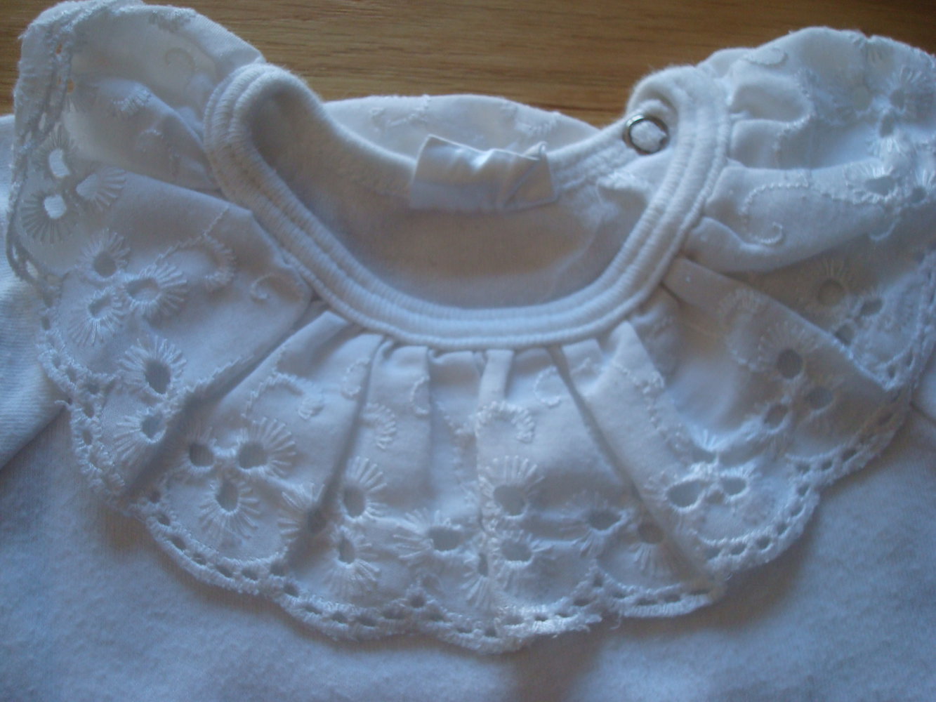 süßes T-Shirt mit Spitzenkragen Gr. 62