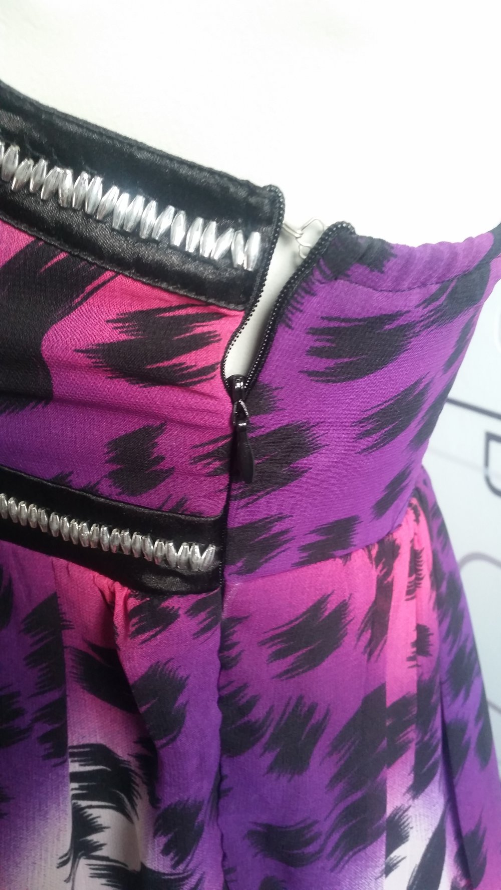 pink/lila/weißes leo Kleid