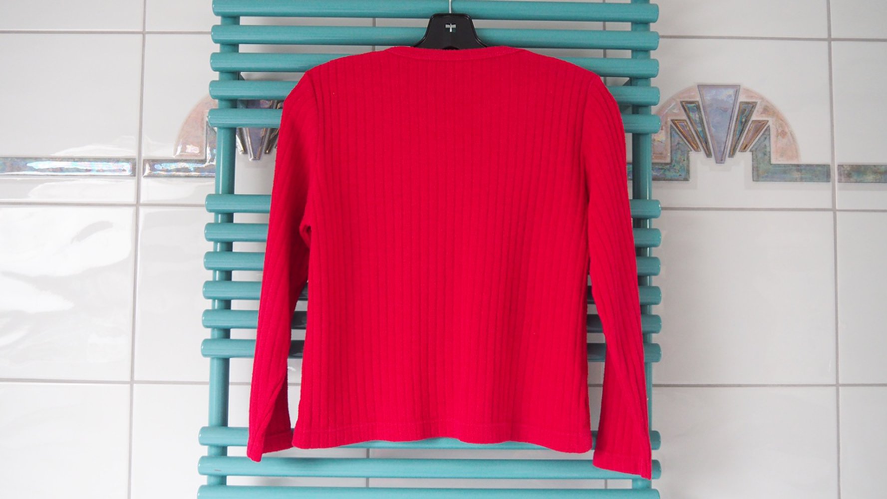 Weinroter Pullover mit V-Ausschnitt Gr. 152