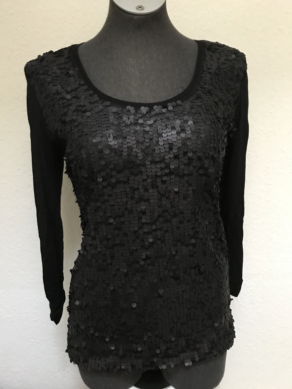 Schwarzes Paillettenoberteil 