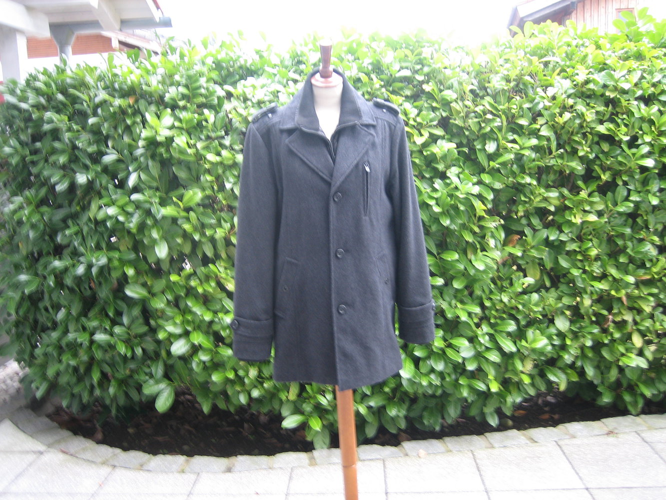 Lässiger Kurz-Mantel Gr. 48/50 (siehe Bemassung!), Dunkelgrau, superaufwändige Details!