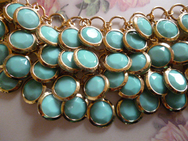 Schwarze /  Türkismint Wasserfall Kette gold Statement