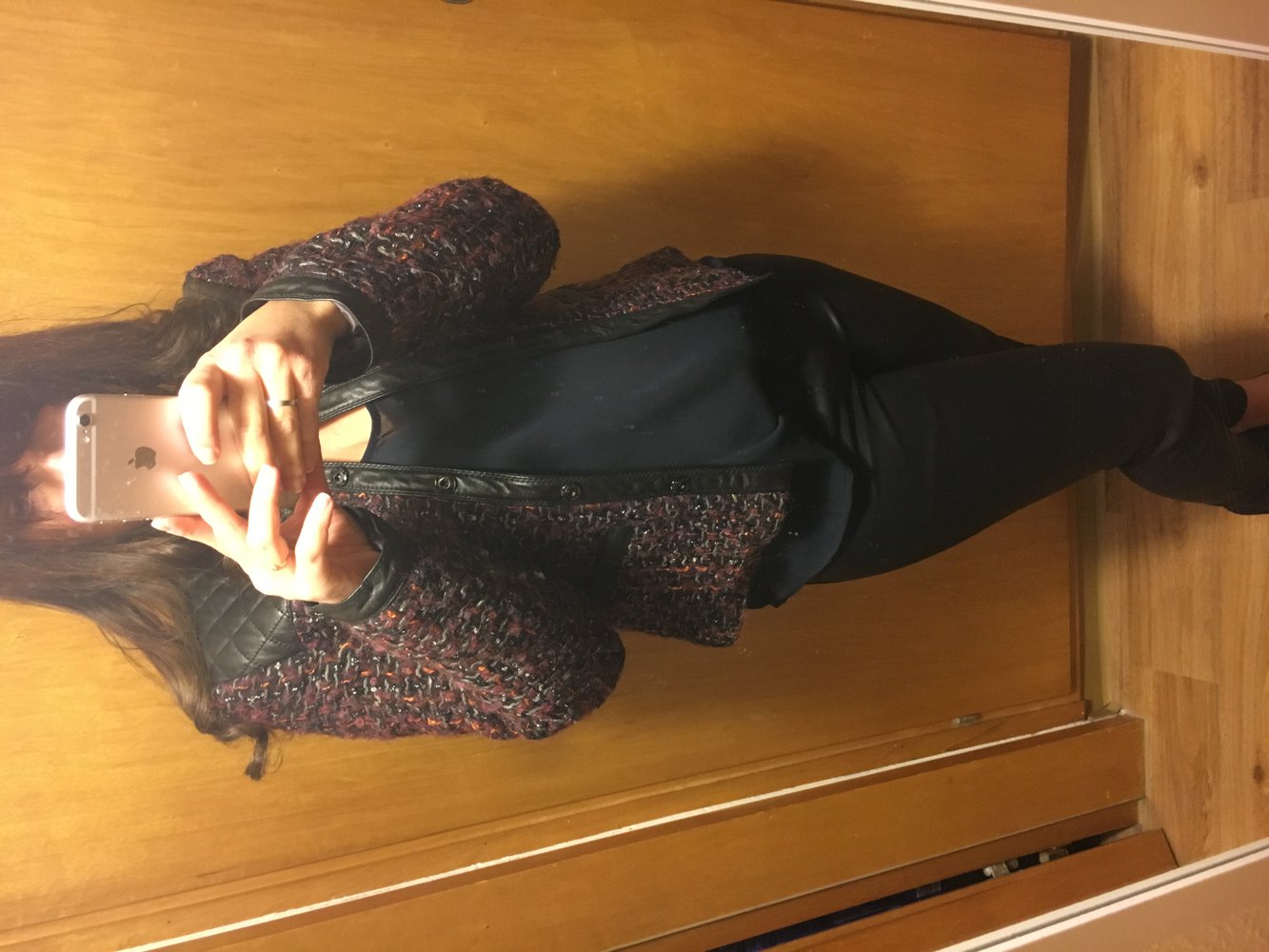 Strukturierte Jacke mit Leder Einsätze 