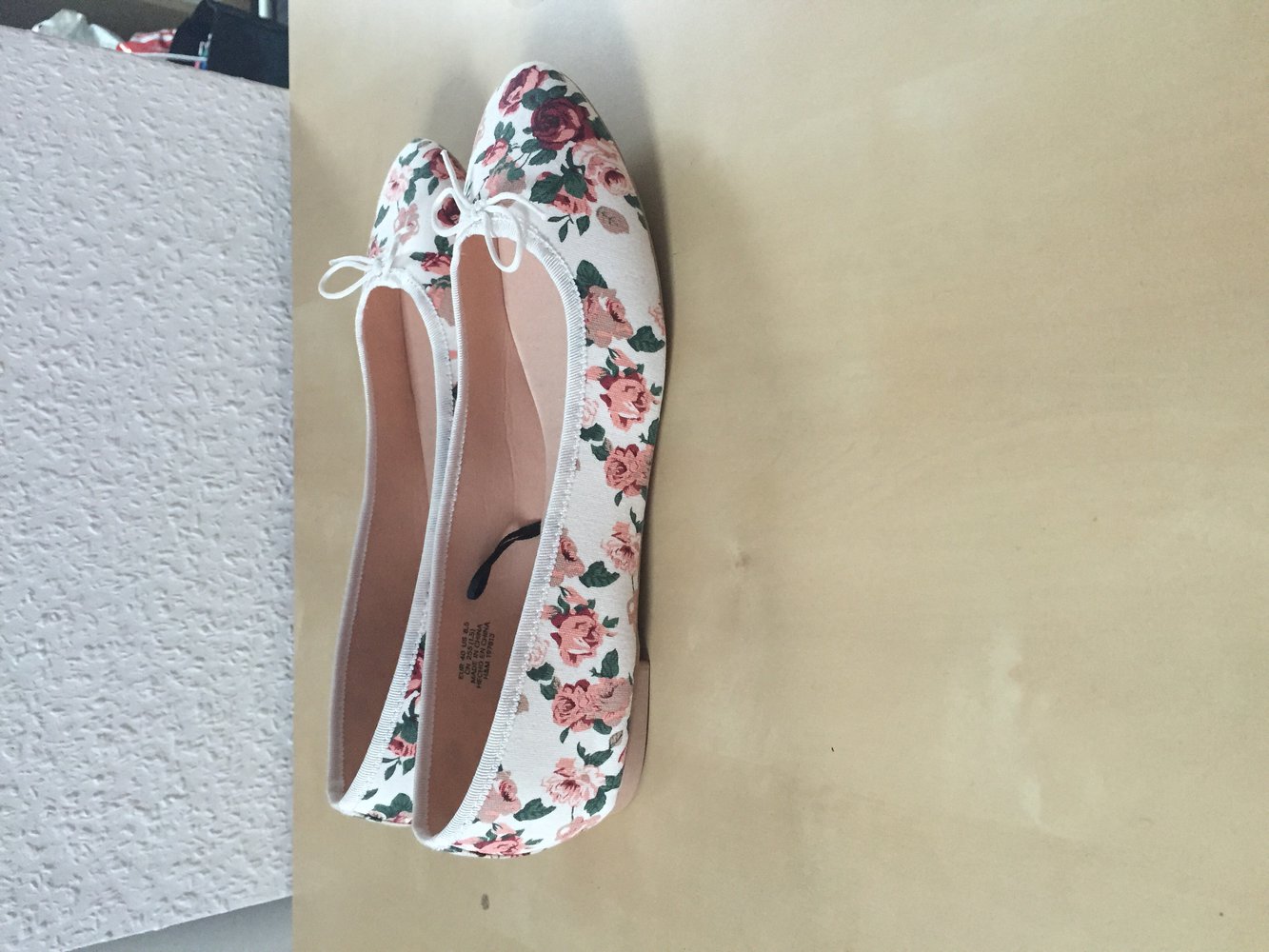 Süße Blümchen-Ballerinas von H&M