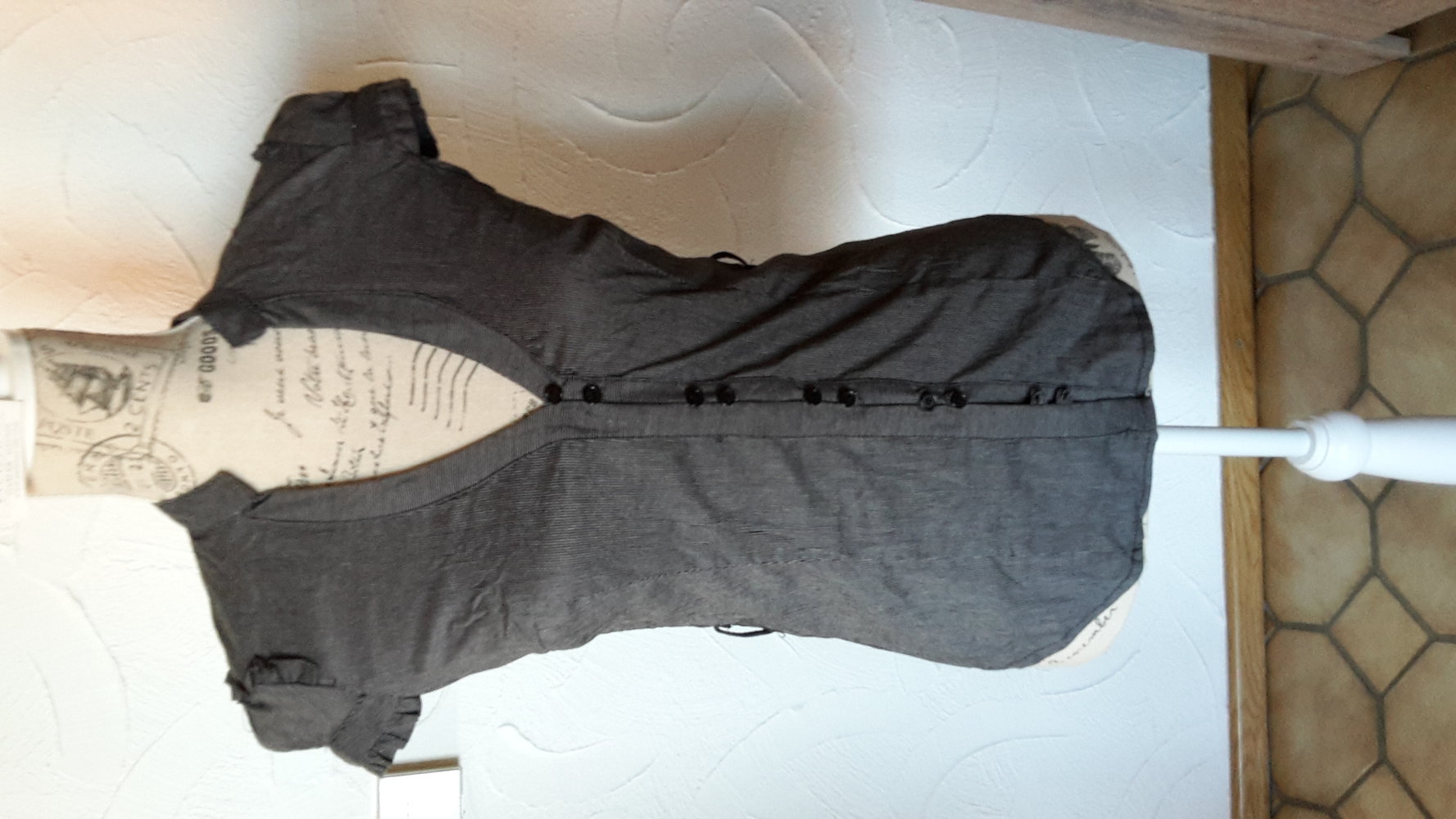 süße kurzärmlige Bluse schwarz weiß nadelstreifen