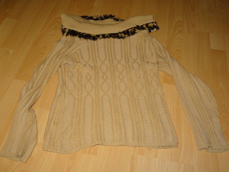 Pulli beige mit Rollkragen mit Fellmuster ca Gr. 38/40