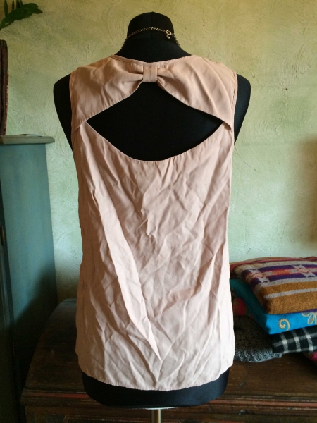 Blogger Cut Out Altrosa Bluse